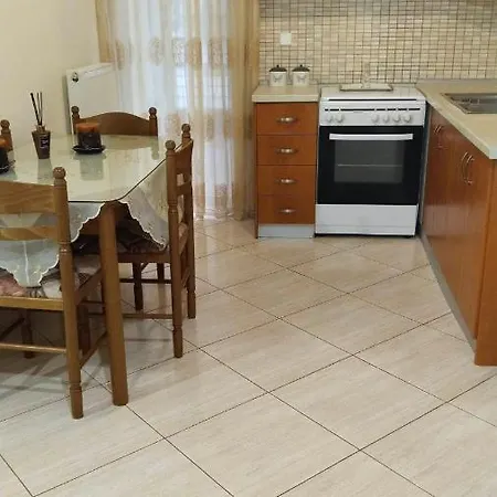 ομορφο διαμερισμα στο κεντρο της πολης με παρκιν * Tríkala