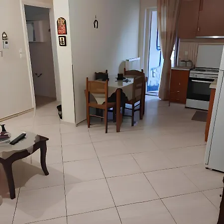 ομορφο διαμερισμα στο κεντρο της πολης με παρκιν Διαμέρισμα