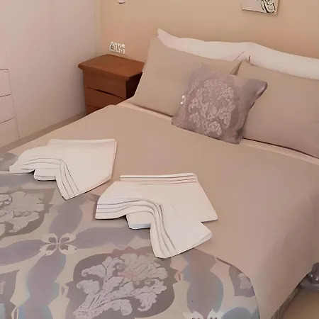 ομορφο διαμερισμα στο κεντρο της πολης με παρκιν Διαμέρισμα Τρίκαλα