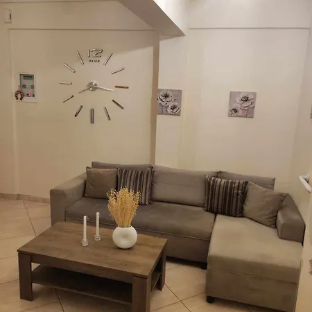 Apartamento ομορφο διαμερισμα στο κεντρο της πολης με παρκιν