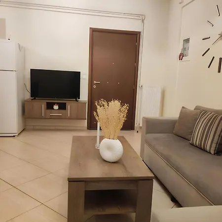 ομορφο διαμερισμα στο κεντρο της πολης με παρκιν