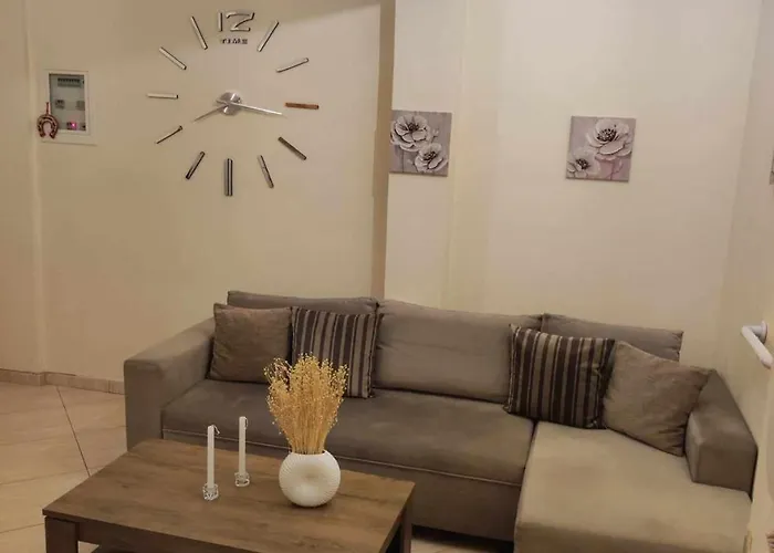 Apartment ομορφο διαμερισμα στο κεντρο της πολης με παρκιν